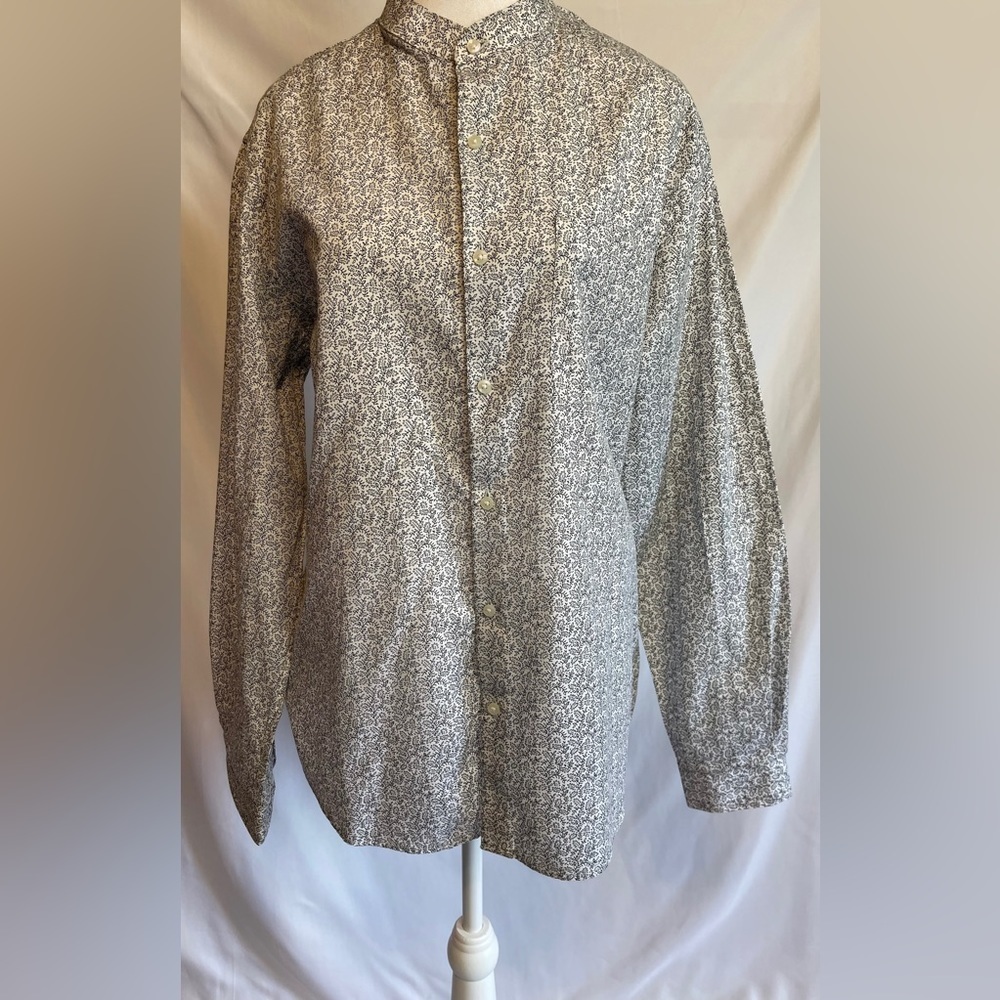 Network Button Down Shirt‎